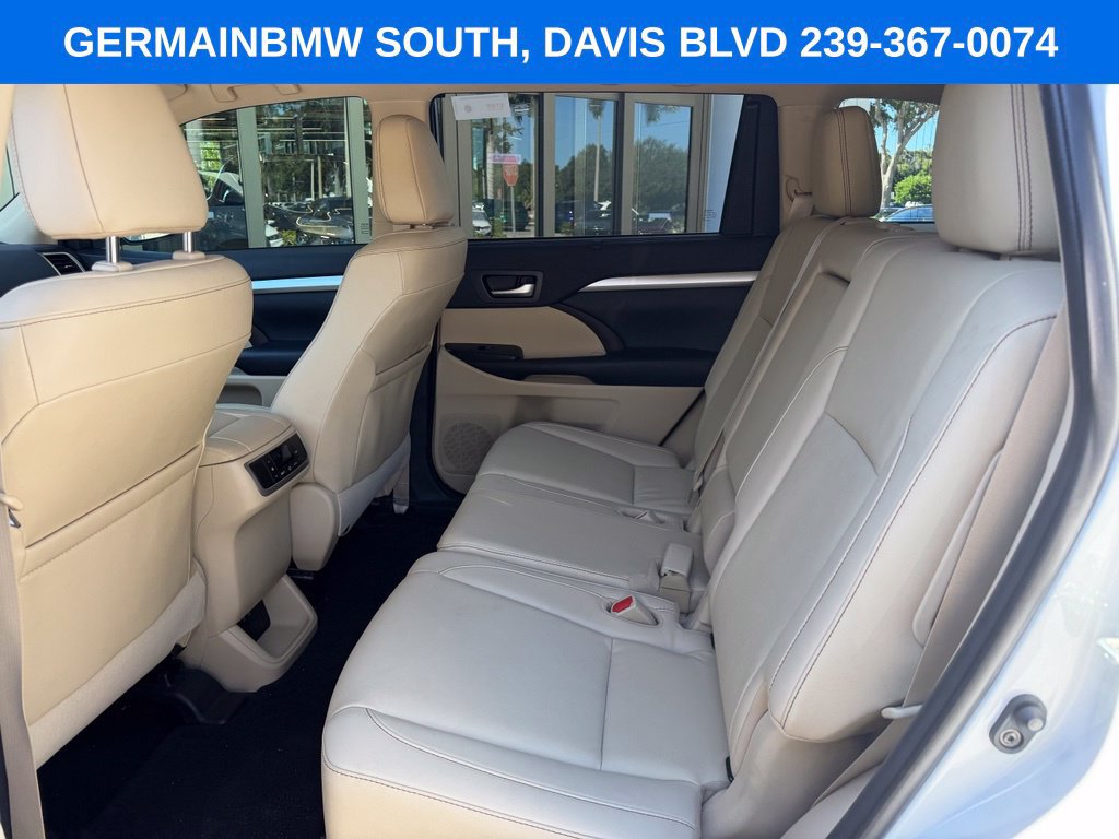 Used 2019 Toyota Highlander XLE FWD image 31