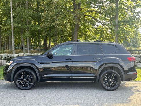 Used 2023 Volkswagen Atlas SEL R-Line AWD/4WD image 12