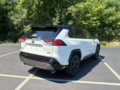 Used 2021 Toyota RAV4 XSE AWD/4WD image 5