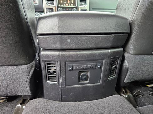 Used 2014 RAM 2500 Laramie w/ Convenience Group AWD/4WD image 23