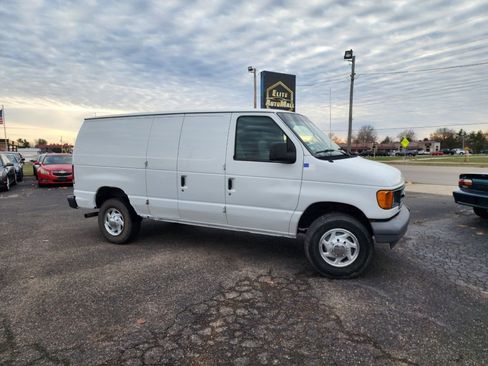 Used 2006 Ford E-350 and Econoline 350 Super Duty image 2