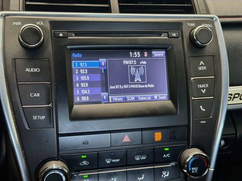 Used 2015 Toyota Camry SE FWD image 9
