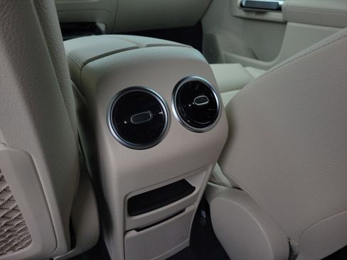 Certified 2025 Mercedes-Benz GLB 250 image 8