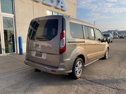 Used 2019 Ford Transit Connect XLT w/ XLT Premium Package image 5