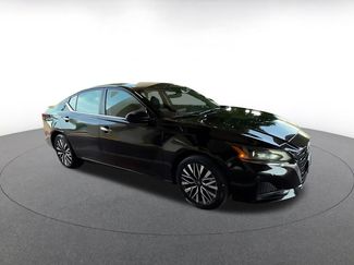 Used 2025 Nissan Altima 2.5 SV FWD video 2