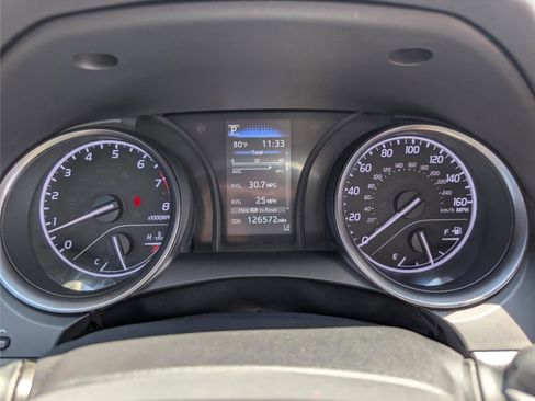 Used 2021 Toyota Camry SE FWD image 19