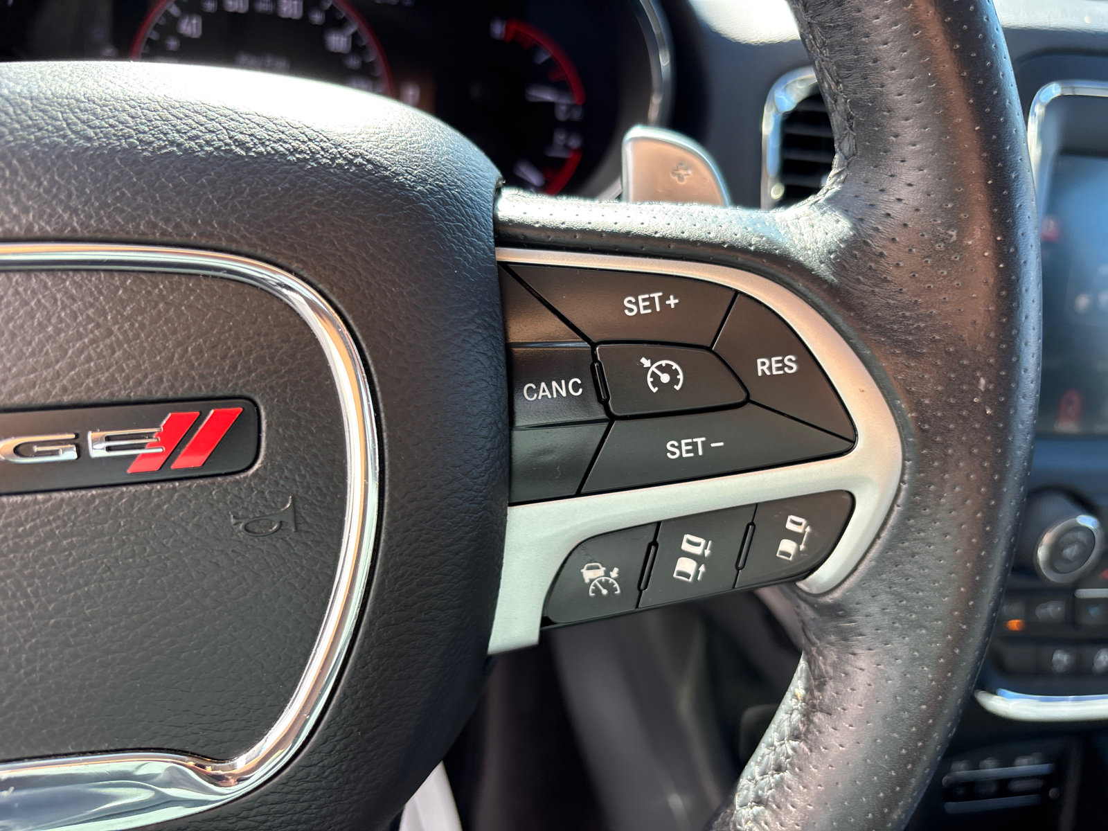 Used 2016 Dodge Durango Citadel w/ Technology Group RWD image 17