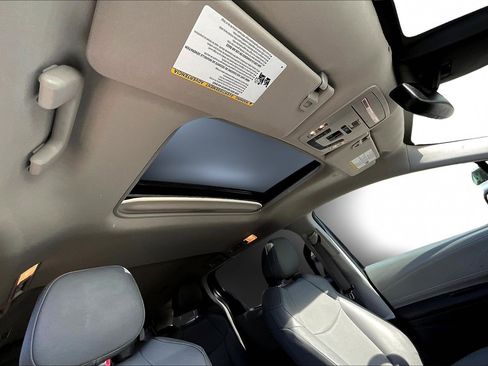 Used 2024 Toyota Sienna XLE image 30