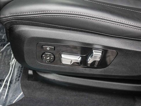 Used 2026 BMW X7 M60i image 21