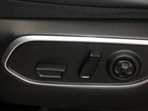 Used 2025 Jeep Wagoneer Series II w/ 8-Passenger Seating Package AWD/4WD image 17
