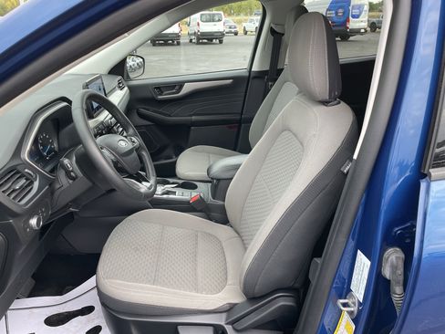 Used 2022 Ford Escape SE w/ Cold Weather Package image 13