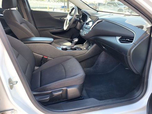 Used 2024 Chevrolet Malibu LT image 12