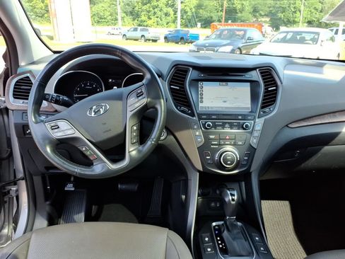 Used 2018 Hyundai Santa Fe Limited FWD image 8