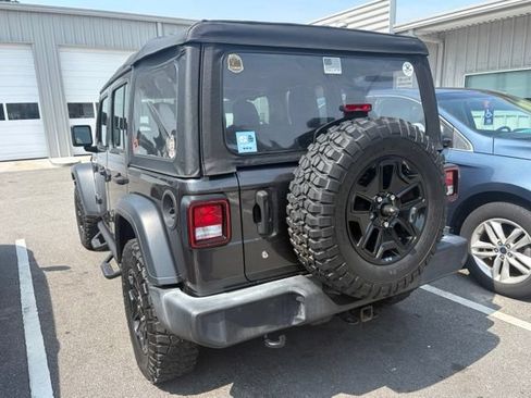 Used 2018 Jeep Wrangler Unlimited Sport AWD/4WD image 2