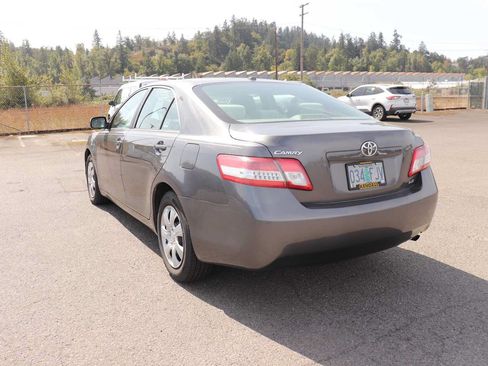 Used 2011 Toyota Camry LE FWD image 7