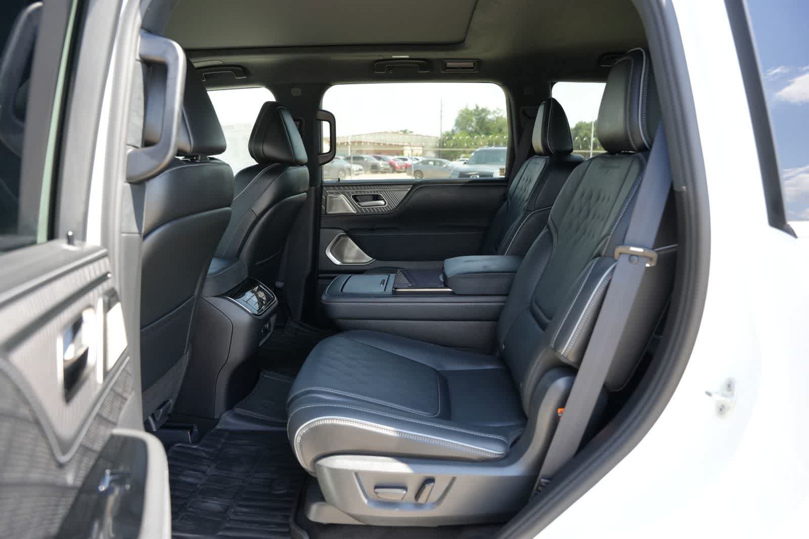 New 2027 INFINITI QX80 Autograph w/ Premium Cargo Package AWD/4WD image 19