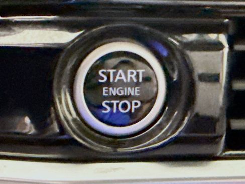Used 2023 Nissan Pathfinder SL AWD/4WD image 21