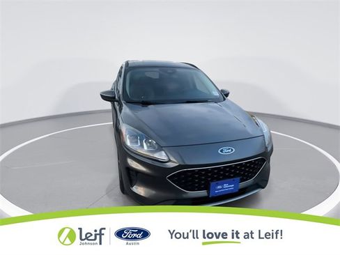 Used 2020 Ford Escape SE image 3