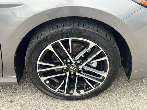 Used 2025 Toyota Camry XLE AWD/4WD image 39