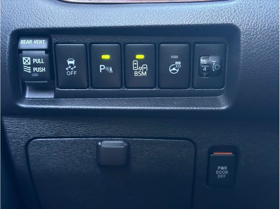 Used 2017 Toyota Sienna Limited Premium AWD/4WD image 21