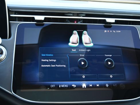 Used 2025 Mercedes-Benz E 350 Sedan image 25