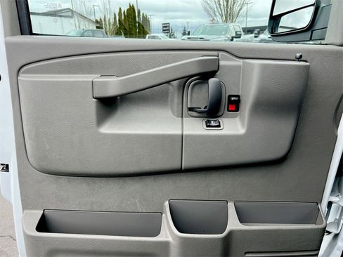 Used 2022 GMC Savana 2500 w/ Driver Convenience Package image 18