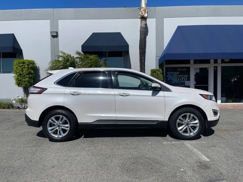 Used 2017 Ford Edge SEL w/ Equipment Group 201A FWD image 4