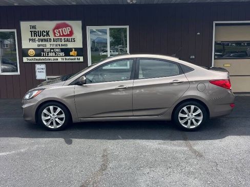 Used 2012 Hyundai Accent GLS w/ Premium Pkg 3 FWD image 2