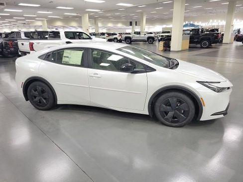 New 2026 Toyota Prius LE image 6