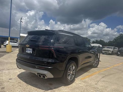 Used 2024 Chevrolet Traverse LT w/ LPO, Floor Liner Package FWD image 8
