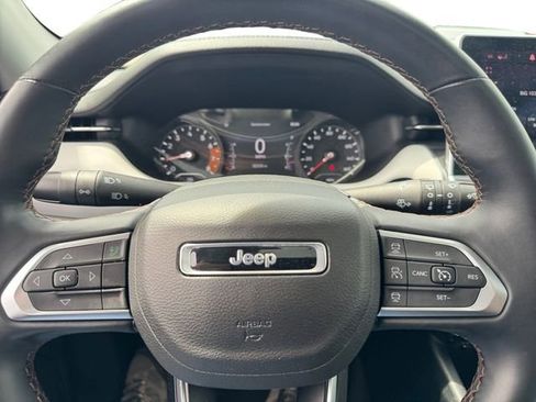 Certified 2022 Jeep Compass Limited w/ Sun and Sound Group AWD/4WD image 18