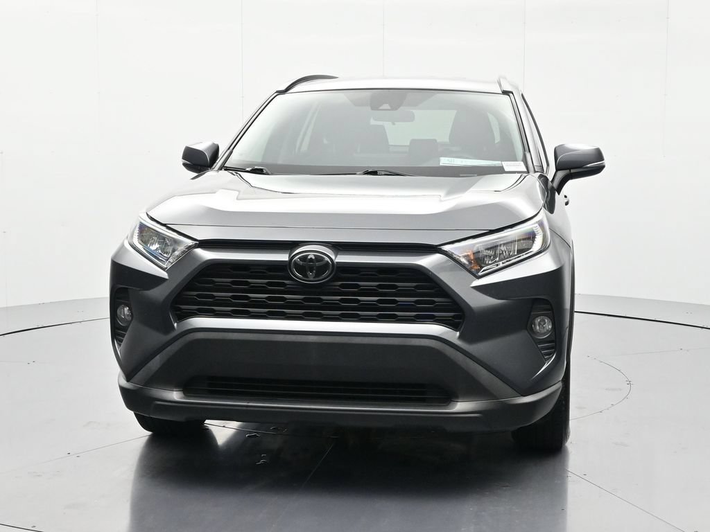 Used 2020 Toyota RAV4 XLE FWD image 2