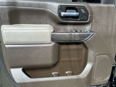 Used 2022 Chevrolet Silverado 2500 LTZ w/ LTZ Plus Package image 14