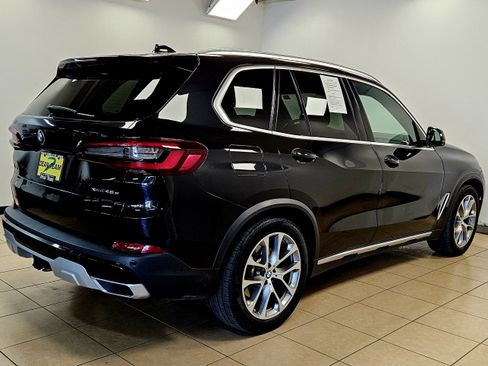 Used 2021 BMW X5 xDrive45e w/ Premium Package image 4