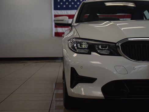 Used 2019 BMW 330i Sedan w/ Driving Assistance Package RWD image 9