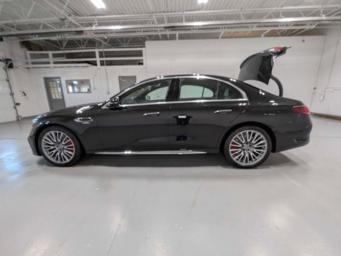 New 2026 Mercedes-Benz E 53 AMG e 4MATIC Sedan image 10