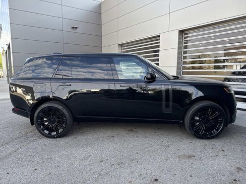 New 2026 Land Rover Range Rover Long Wheelbase SE AWD/4WD image 9