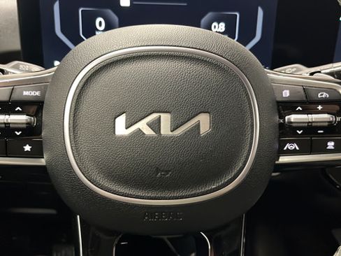 Used 2024 Kia Sorento SX Prestige w/ Sage Leather Package AWD/4WD image 16
