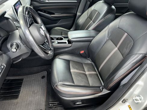 Used 2023 Nissan Altima 2.5 SR image 2