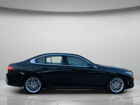 Used 2025 BMW 530i RWD image 32