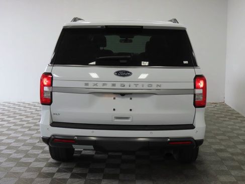 Used 2024 Ford Expedition XLT RWD image 5