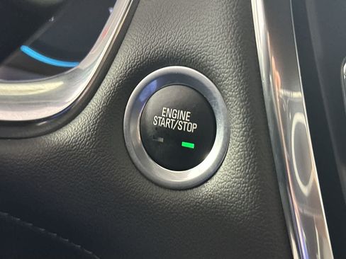 Used 2023 Chevrolet Traverse LT FWD image 34