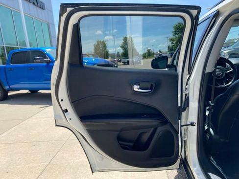 Used 2020 Jeep Compass Latitude w/ Cold Weather Group AWD/4WD image 20