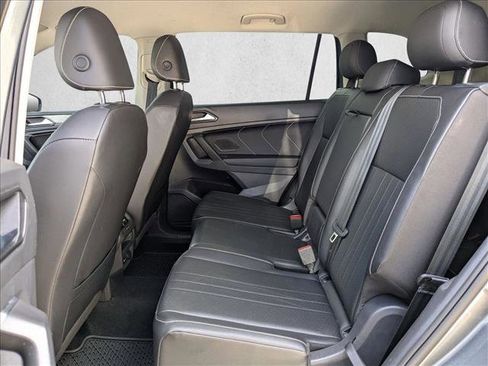 Used 2022 Volkswagen Tiguan SE image 17