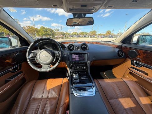 Used 2014 Jaguar XJ L Portfolio image 25