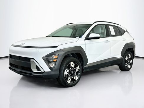 Used 2025 Hyundai Kona SEL AWD/4WD image 3