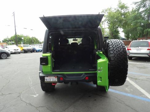 Used 2019 Jeep Wrangler Unlimited Rubicon AWD/4WD image 12