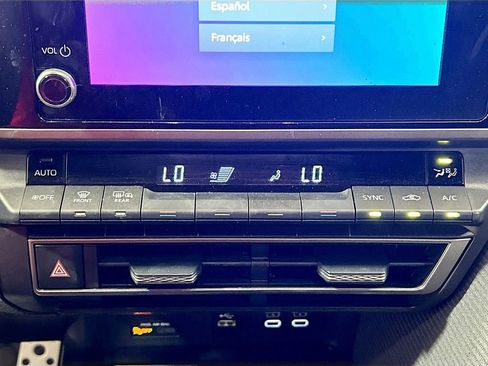 Used 2025 Toyota Camry SE w/ Convenience Package FWD image 13