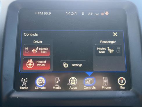 Used 2017 Jeep Cherokee Latitude w/ Cold Weather Group image 16