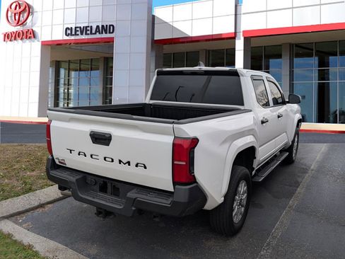 Used 2025 Toyota Tacoma SR image 7